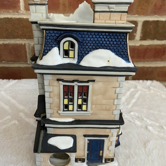 Department 56 Dickens Village China Shop Christmas - Picture 3 of 6